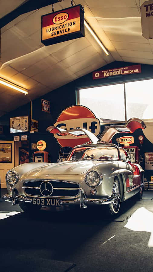 Classic Mercedes Ready To Cruise Wallpaper