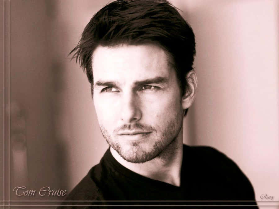 Close Shot White Man Tom Cruise Wallpaper