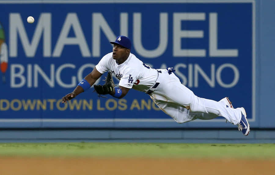 Dodgers Player Diving Catch Wallpaper