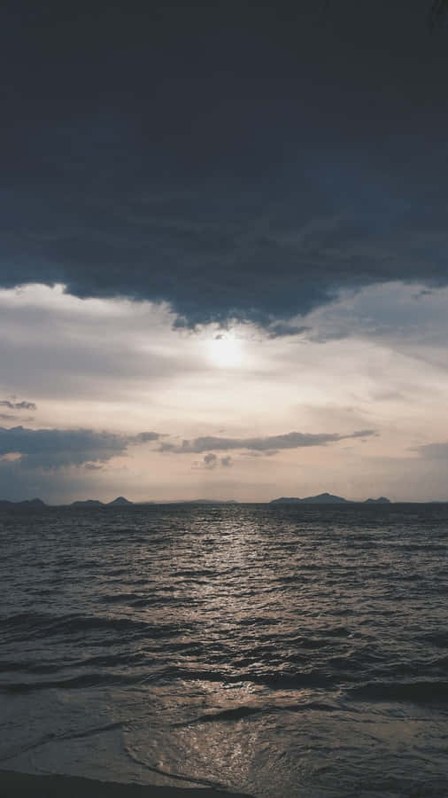 Enjoy Beautiful Views Of The Ocean Right From Your Phone. Wallpaper