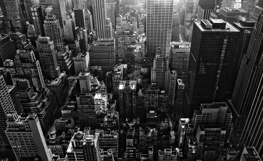 Evening On The Streets Of Old New York City Wallpaper