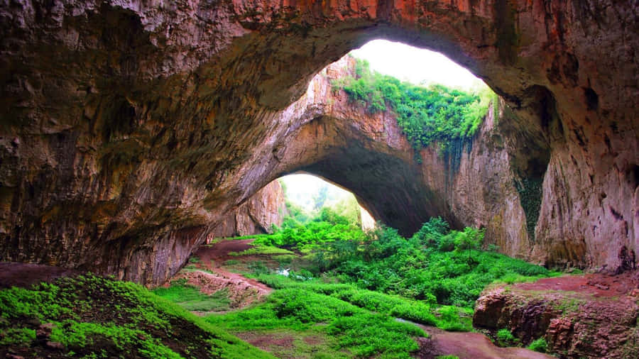 Explore The Beauty Of The Great Wall Of China Wallpaper