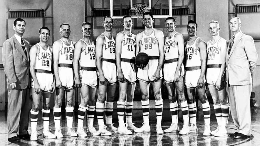 George Mikan Lakers Nba Champion Wallpaper