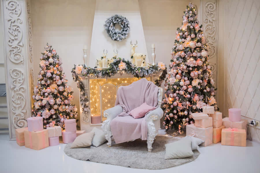 Get Into The Festive Spirit With This Beautiful Aesthetic Christmas Tree. Wallpaper