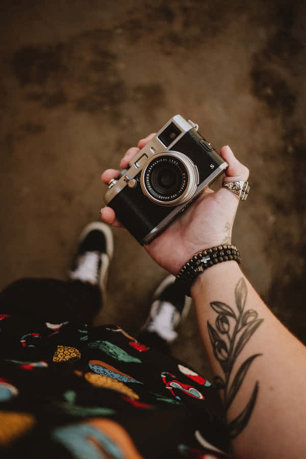 Image Red Retro Cell Phone Wallpaper