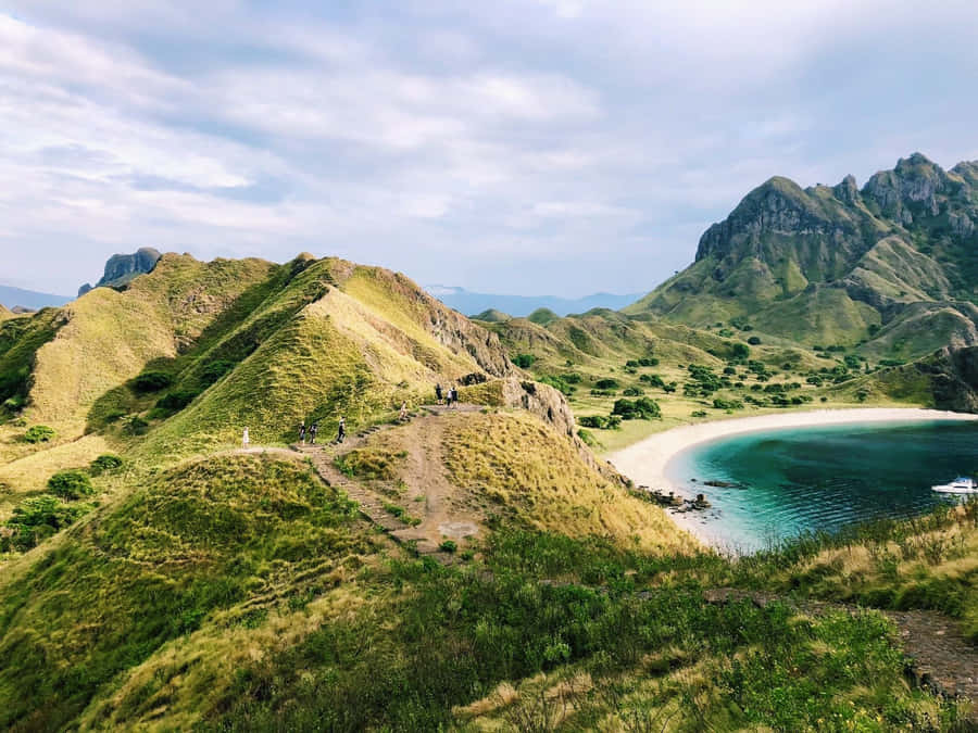 Indonesia's Komodo Island Deep Blue Sea Wallpaper
