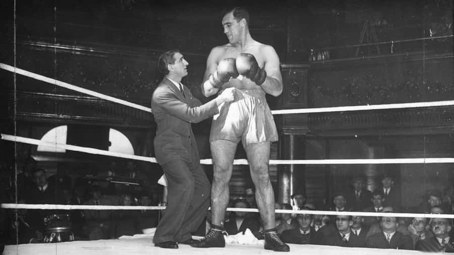 Italian Professional Boxer Primo Carnera At The Ring Venue Wallpaper