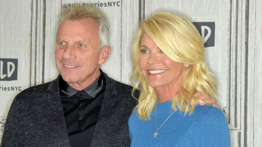 Joe Montana, Hall Of Fame Quarterback And Four-time Super Bowl Champion Wallpaper