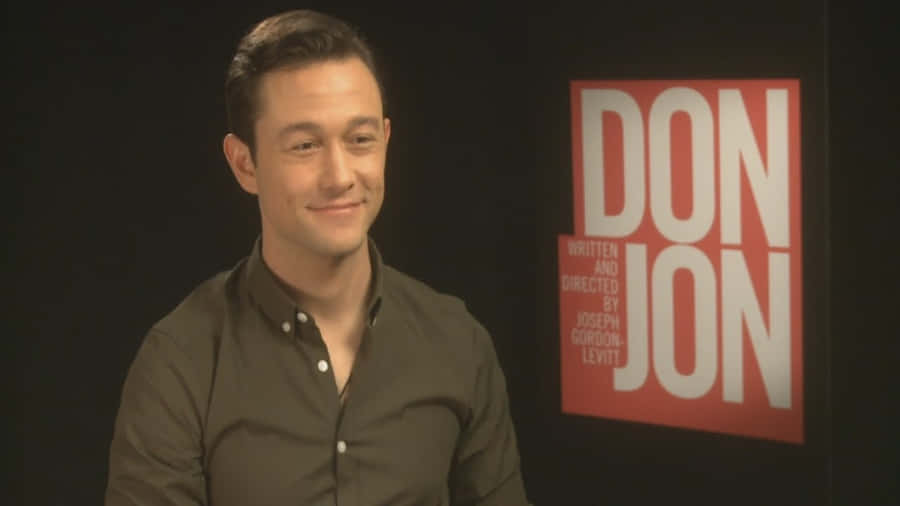 Joseph Gordon-levitt Glances Sideways In A High Definition Wallpaper Wallpaper