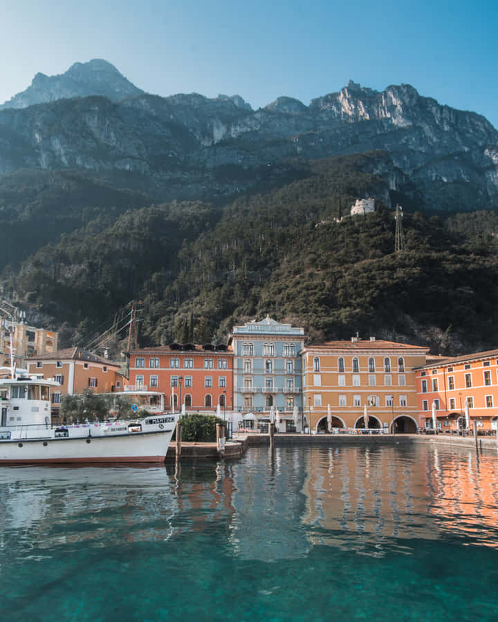 Lake Front Town Lago Di Garda Wallpaper