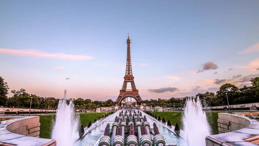 Love Is In The Air In The City Of Lights Wallpaper