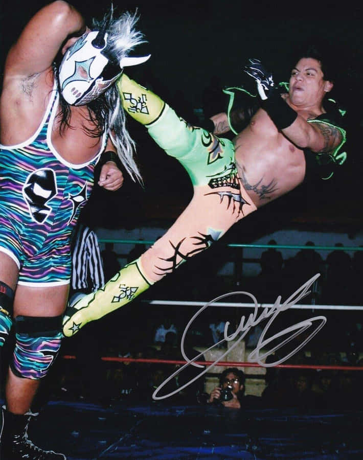 Luchador_ Kick_ Mid Match Wallpaper