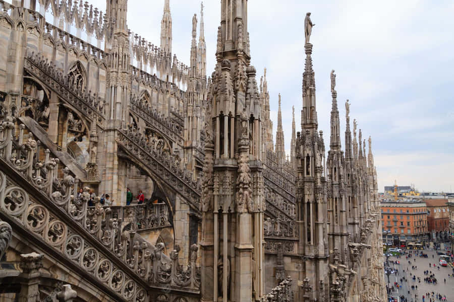 Majestic Architecture Of Milan Cathedral Wallpaper