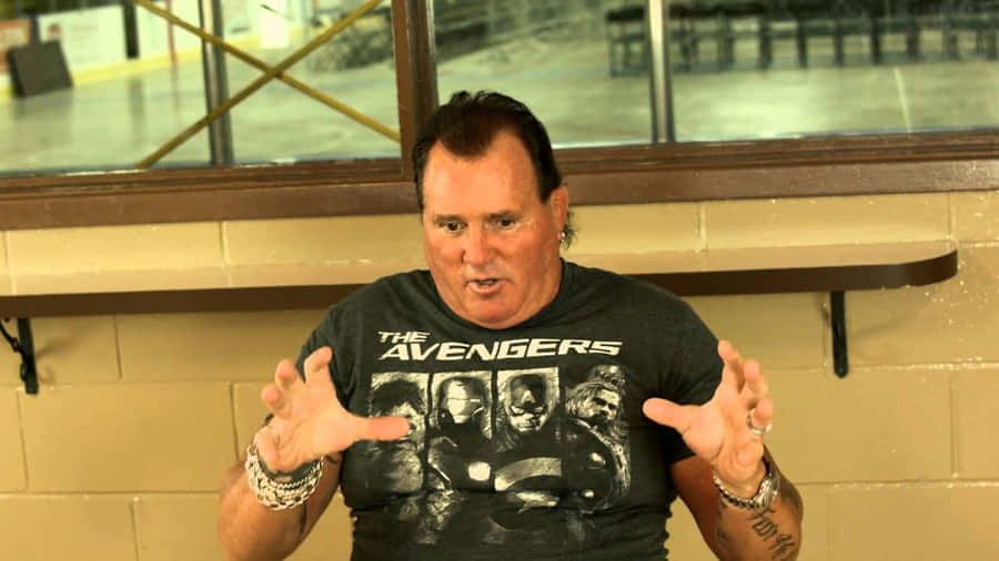 Manin Avengers Shirt Gesturing Wallpaper