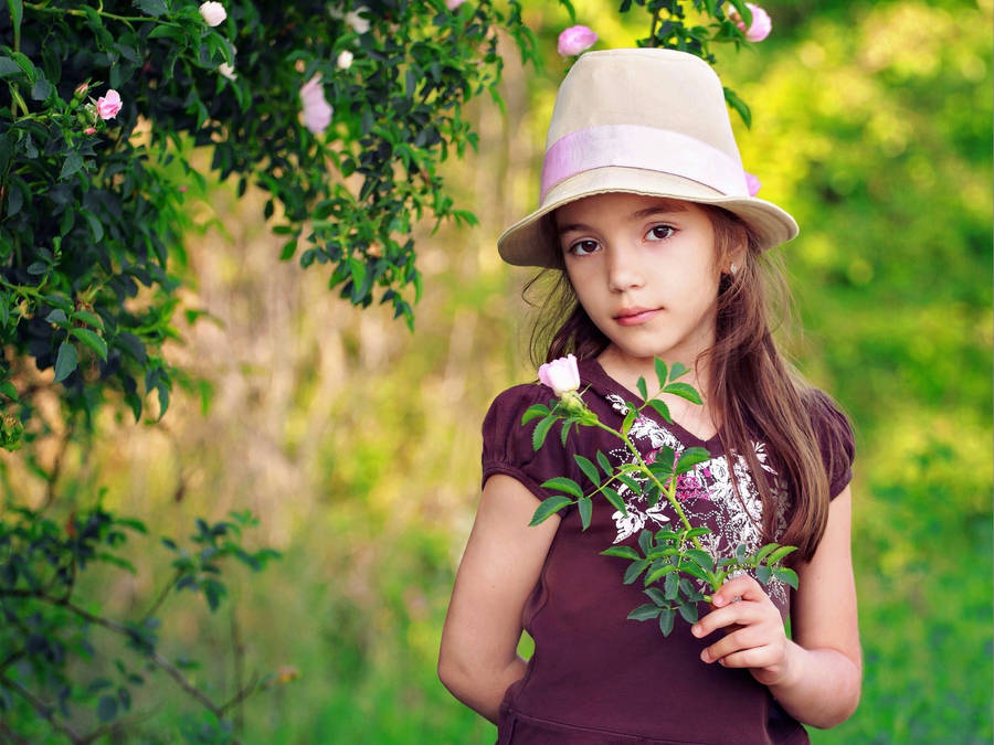 Maroon Dress Baby Girl Wallpaper