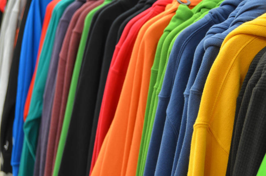 Multicolored Plain Clothes Wallpaper