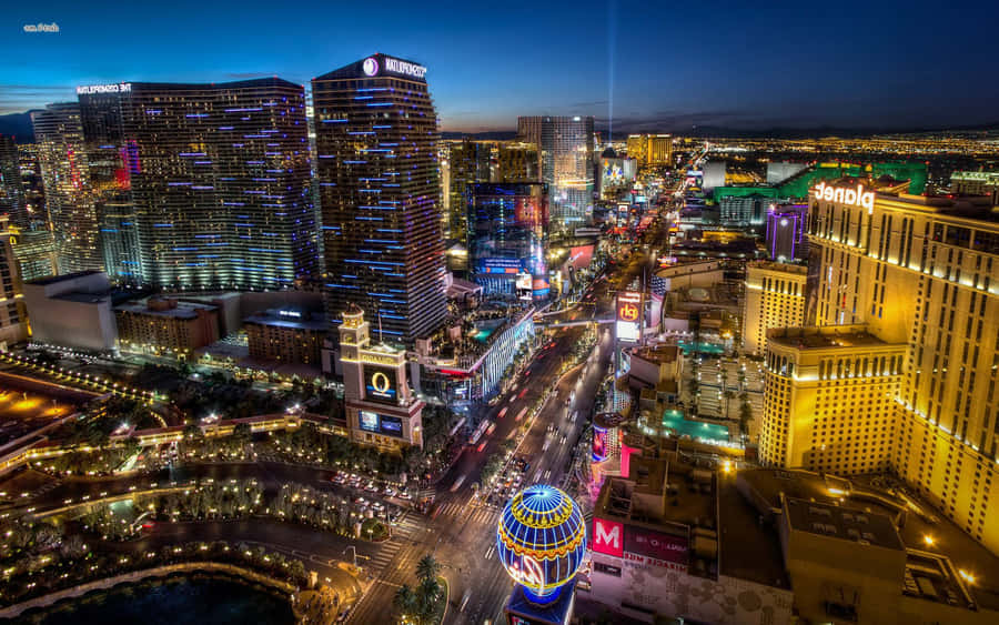 Nighttime Skyline Of Las Vegas Wallpaper