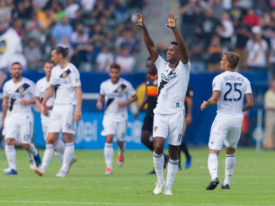 Ola Kamara Los Angeles Galaxy Vs. Houston Dynamo Wallpaper