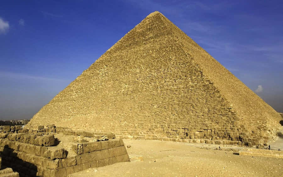 Pharaoh Khufu Of Giza Pyramids Wallpaper