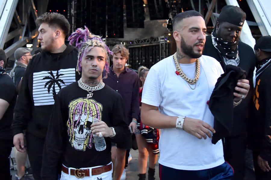 Photo Lil Pump Poses In His Iconic Neon Pink Hairstyle Wallpaper