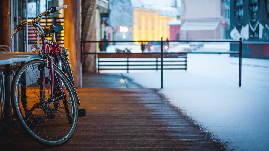 Road Bike In Shop Table Wallpaper