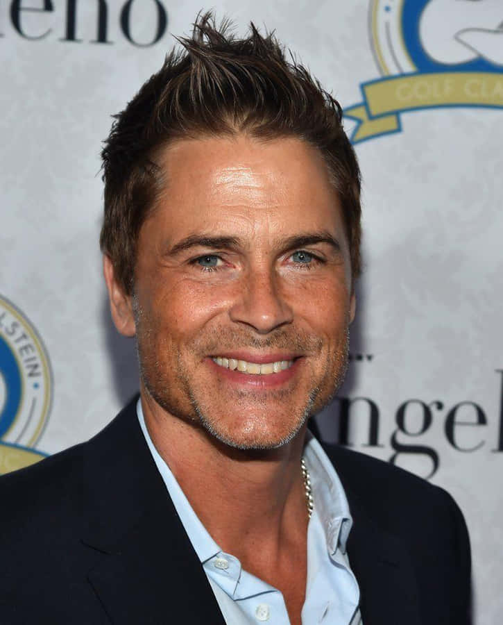 Rob Lowe Sports A Classic Ensemble Perfect For Any Gentleman Wallpaper