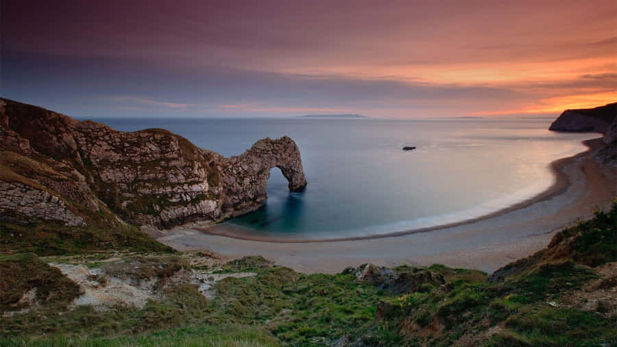 Scenic Desktop Durdle Door In England Wallpaper