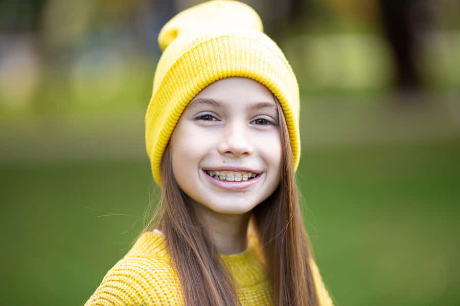 Smiley Cute Young Teenager Girl Wallpaper