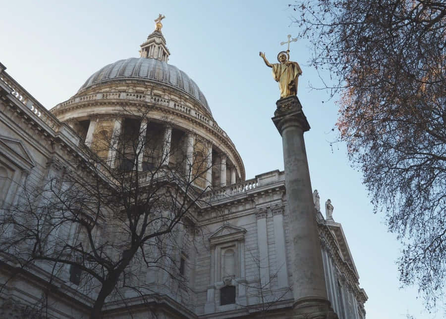 St. Paul's Cathedral Low Level Angle Shot Wallpaper