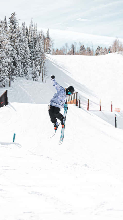 Stay Connected To Your Favorite Team With The Sports Phone. Wallpaper