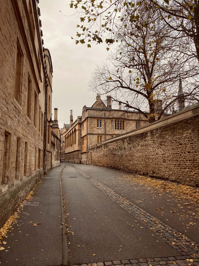 Stunning Courtyard View Of Oxford University Wallpaper