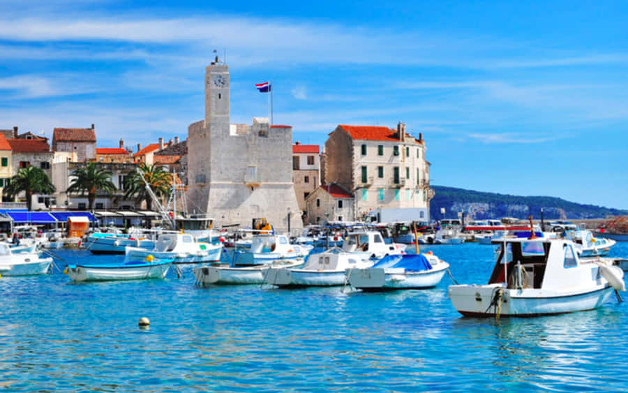 Vis Island In Crotia Wallpaper