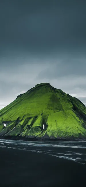 1080x2340 4k Maelifell Mountain Peak Wallpaper