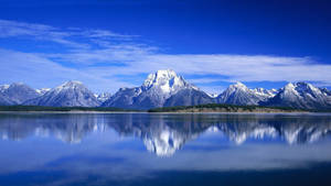 1440p Hd Mountain On Clear Lake Wallpaper