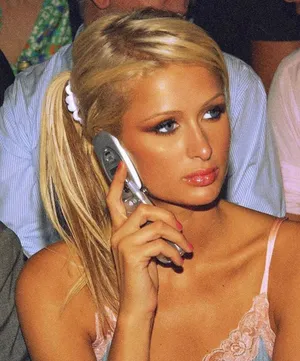 2000s Pop Star Paris Hilton Wallpaper