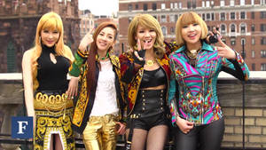 2ne1 Interview On Rooftop Wallpaper