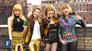 2ne1 Interview On Rooftop Wallpaper