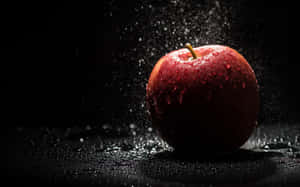 4k Apple With Droplets Wallpaper