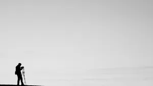 4k Minimal Silhouette Of Photographer Wallpaper