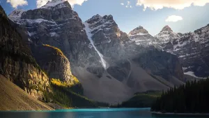 4k Mountain Moraine Lake Wallpaper