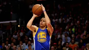 4k Nba Curry Shooting Three Wallpaper