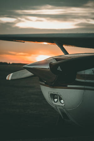 4k Plane Front Rotor Blade Wallpaper