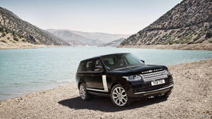 4k Range Rover Seashore Wallpaper