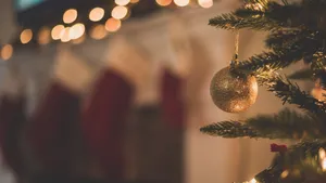 4k Ultra Hd Christmas Ball And Socks Wallpaper