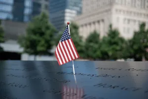 911 Memorial Mini American Flag Wallpaper