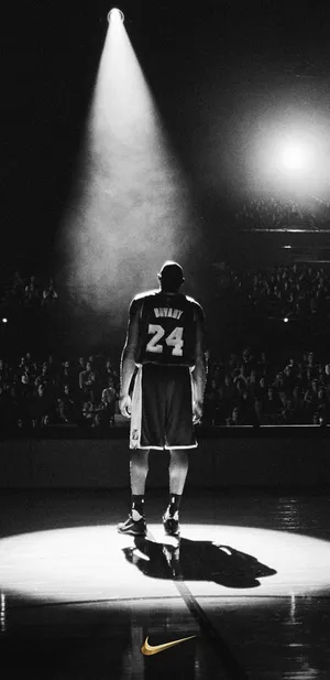 A Breathtaking Skyline View Of Kobe, Japan At Dusk Wallpaper