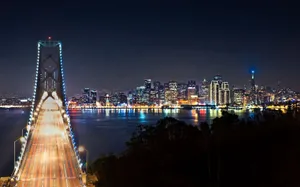 A Chilly Night On The Iconic Golden Gate Bridge In San Francisco Wallpaper