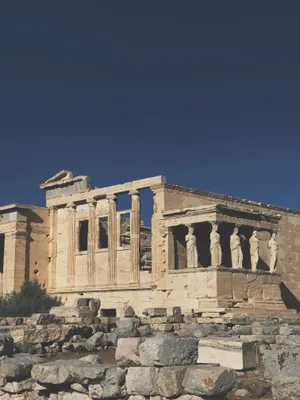 A Hazy Photo Of The Erechtheion Wallpaper