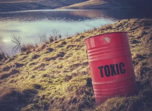 A Red Barrel With The Word Tonic On It Wallpaper