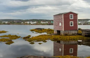 A Red House New Newfoundland's Lakes Wallpaper